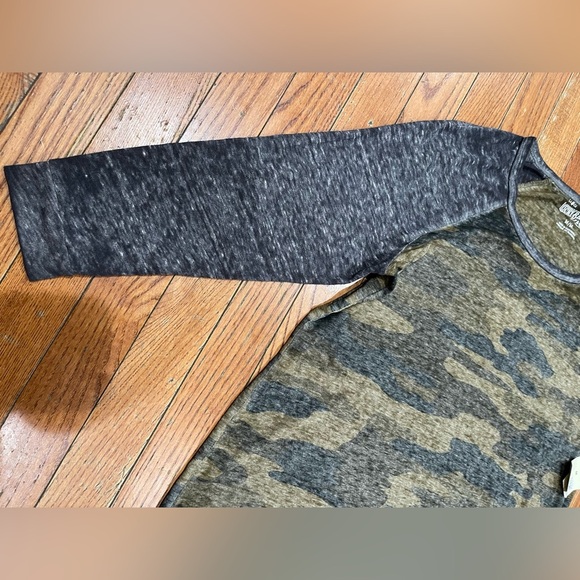 Lucky Brand Camo Raglan Sleeve Blouse - Picture 7 of 11